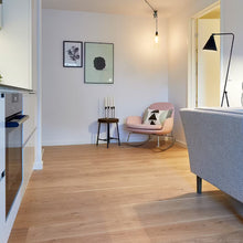 Indlæs billede til gallerivisning Moland Ektilja Burghley Wideplank Eg UV mat lak Pavé