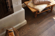 Indlæs billede til gallerivisning 3-skikts trägolv Ek Grey Pepper Animoso 14x209x2200