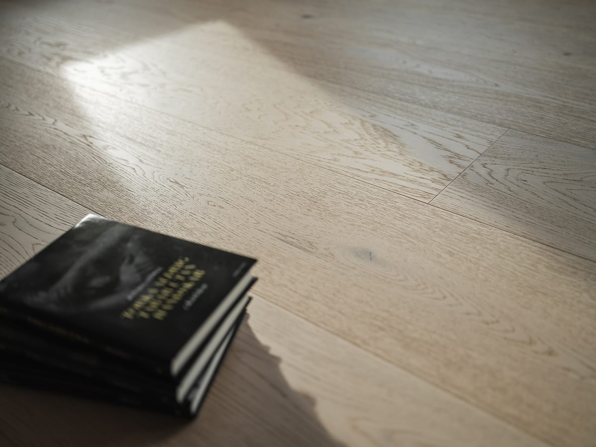 260OAK Antikgrå – i dagsljus med en bok