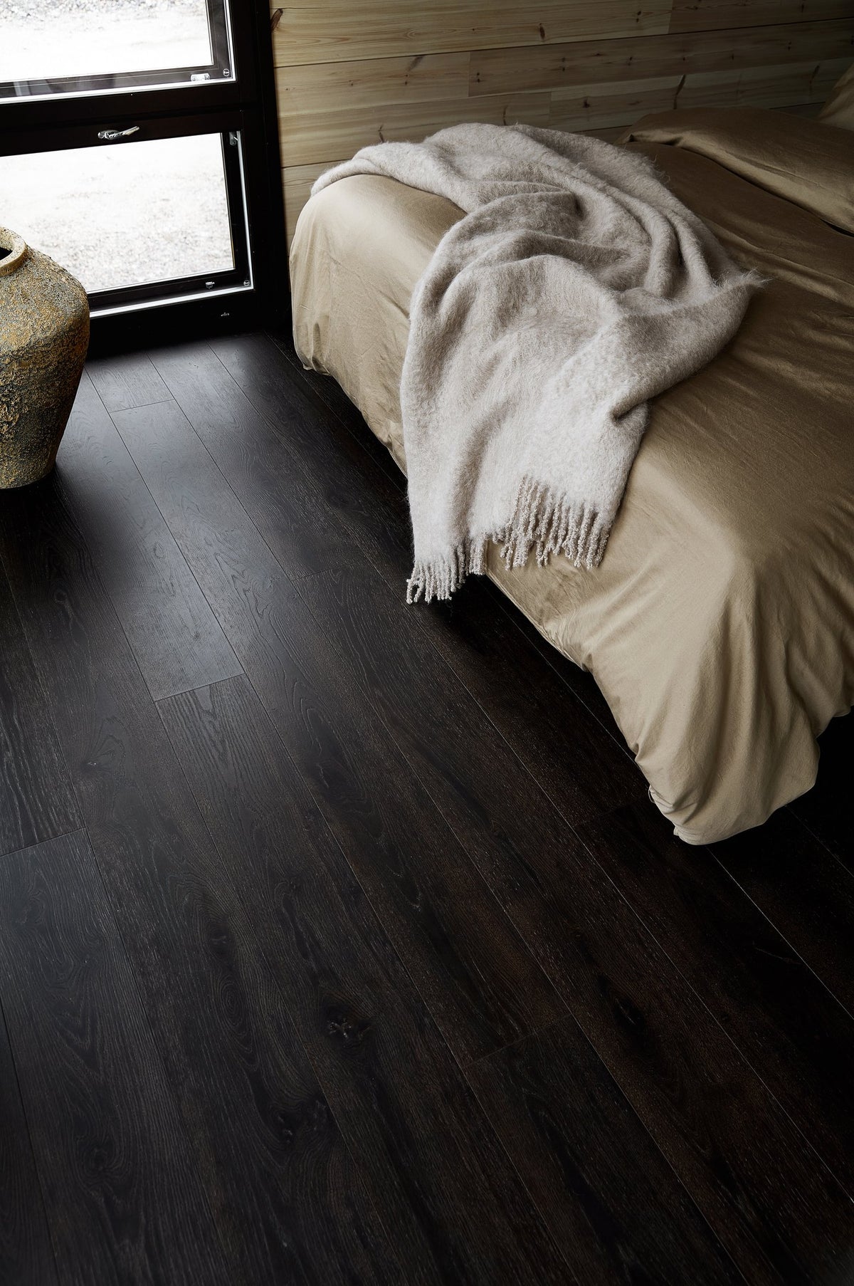 Timberwise ek Walnut – miljöbild från Timberwise. Bildens filnamn styrker kulören; sortering, ytbehandling och plankmått framgår endast när det anges i källnamnet. Referensbild.
