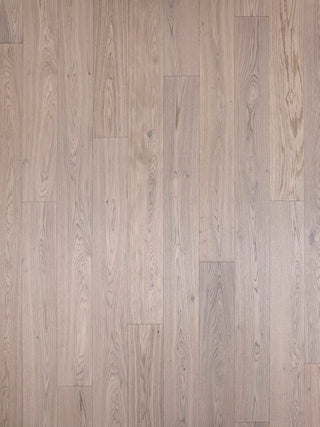 Timberwise ek White Wax Oiled – bilden visar Classic / Natur, borstad / oljevaxad. Vägledande prov; annan vald sortering eller yta kan avvika.